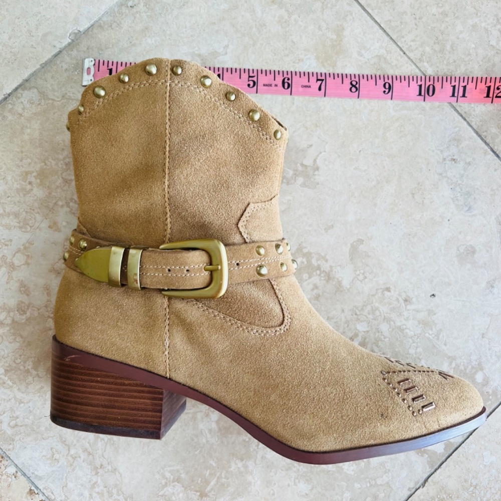 Like New Bcbgeneration Block Heel Bootie, Size 10… - image 5